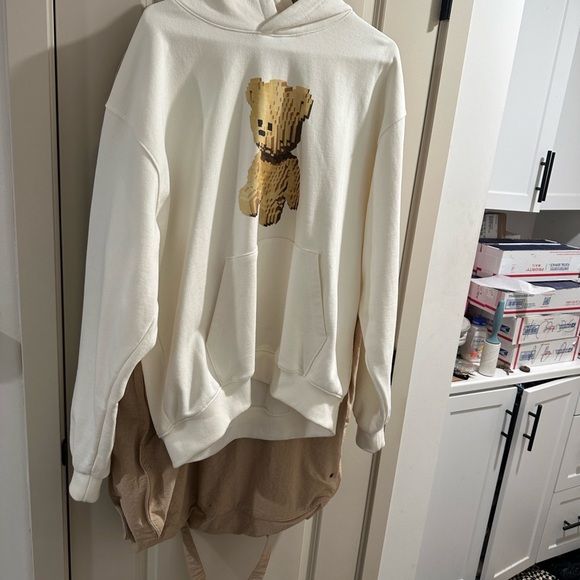 White and Tan Bear Graphic Men's Sweater - Picture 1 of 10